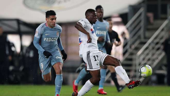 罗林斯32分6板14助 NBA雄鹿114-123不敌76人 马克西54分