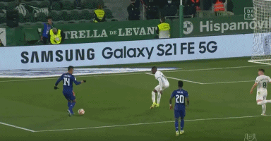 球迷：这队今天有夺冠气质