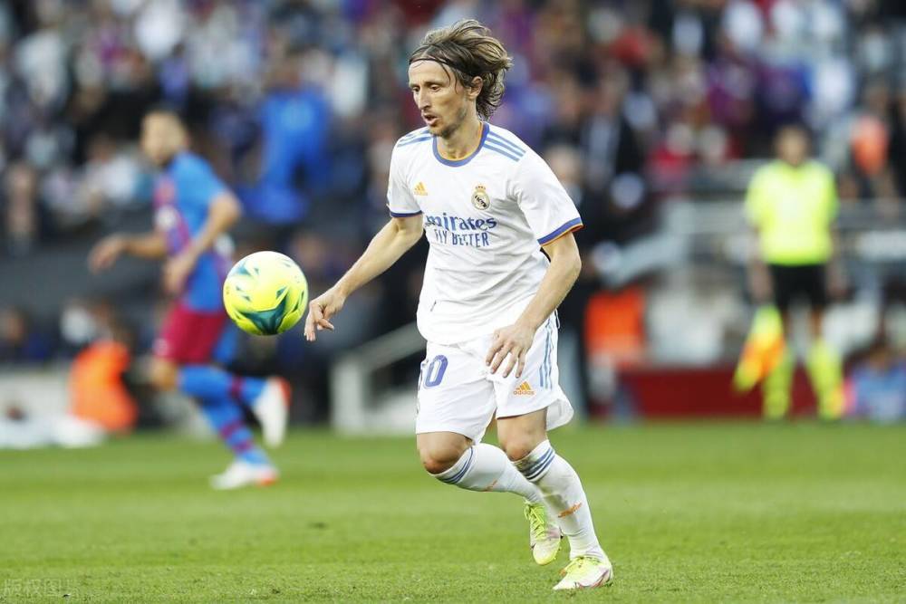 篮球勇士替补球员贡献关键分数