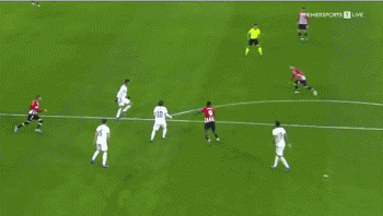 广东队在CBA俱乐部杯首战遭遇惨败，落后山西14分，外援表现不佳，失误频繁，防守被压制。